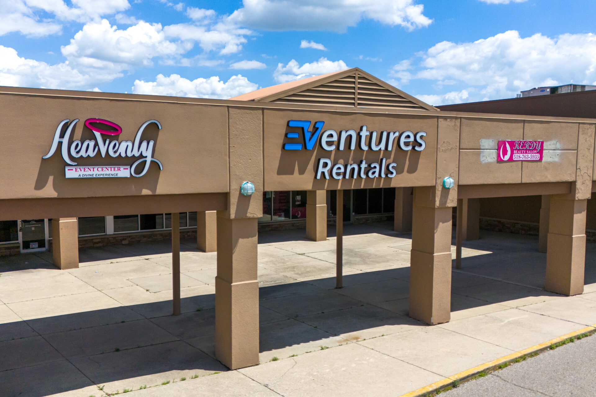 1102-1192 W Kemper Rd, Cincinnati, OH for lease Building Photo- Image 1 of 1