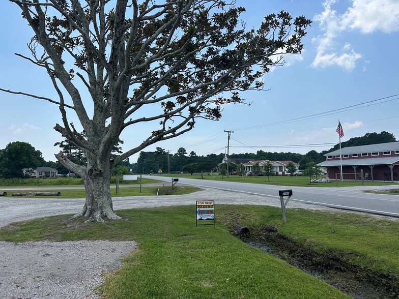 2142 Live Oak St, Beaufort, NC for lease - Building Photo - Image 2 of 11