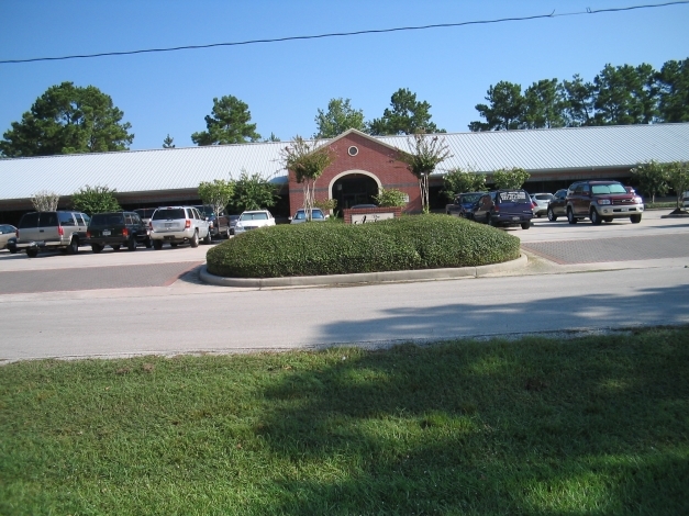 1525 Lakeville Dr, Humble, TX for lease - Primary Photo - Image 1 of 9