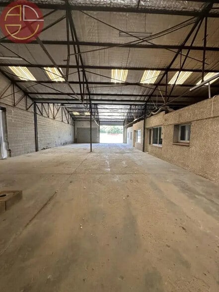 Industrial in L'ISLE-JOURDAIN for lease - Interior Photo - Image 2 of 9