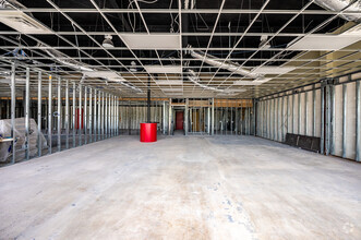 2420 S Stemmons Fwy, Lewisville, TX for lease Interior Photo- Image 1 of 4