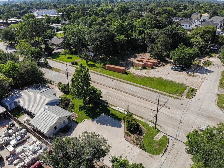 2016 Hoskins Dr, Houston, TX for sale - Aerial - Image 2 of 4