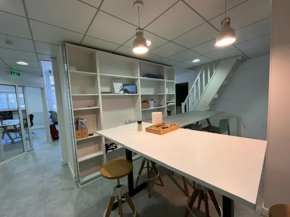 Office in Vannes for sale Interior Photo- Image 1 of 4