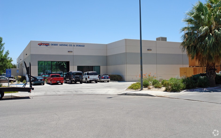 39755 Berkey Dr, Palm Desert, CA for lease - Building Photo - Image 3 of 8