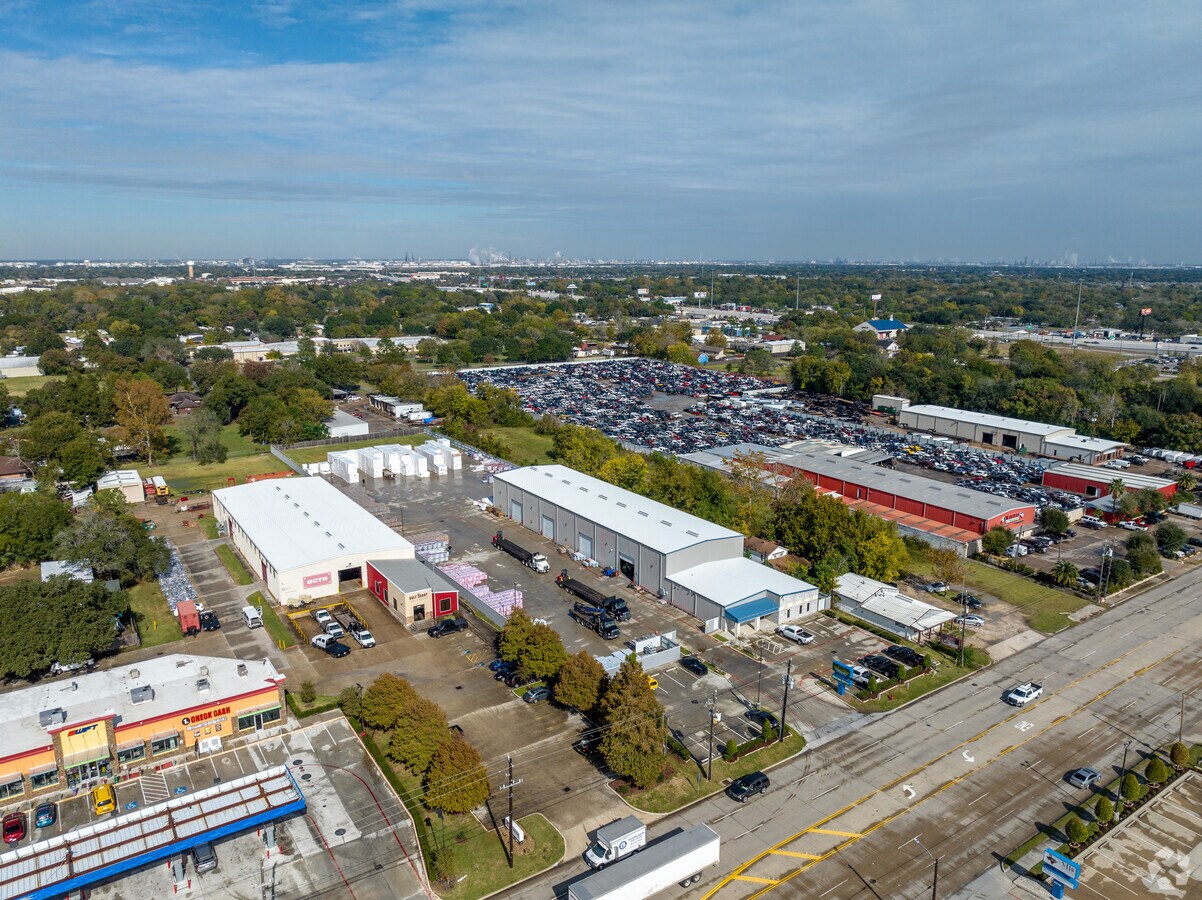 5229 Spencer Hwy, Pasadena, TX 77505