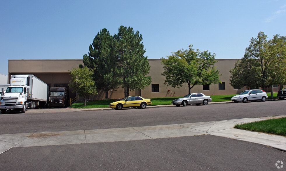 4990 Oakland St, Denver, CO for lease - Primary Photo - Image 1 of 19