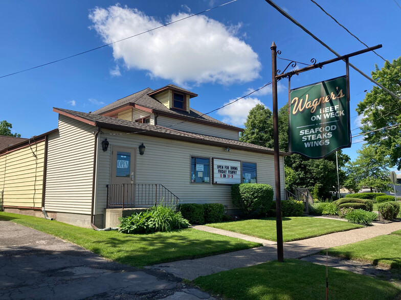 246 Park Ave, Lockport, NY for sale - Building Photo - Image 1 of 1