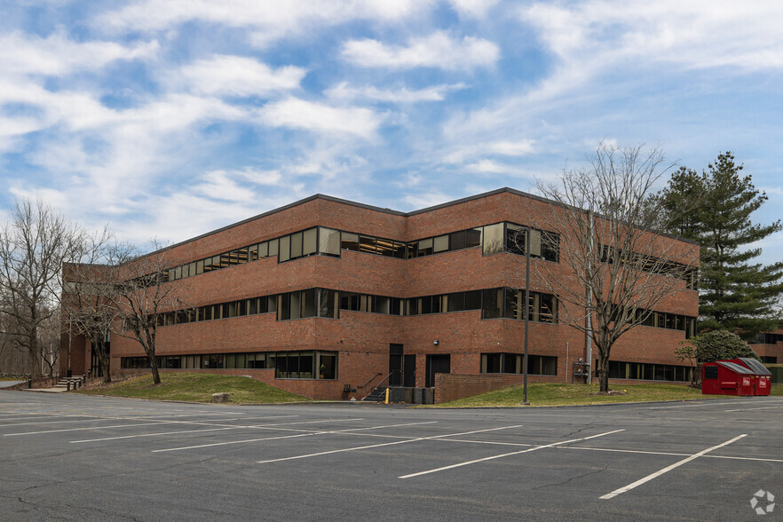 575 Virginia Rd, Concord, MA for sale - Primary Photo - Image 1 of 1