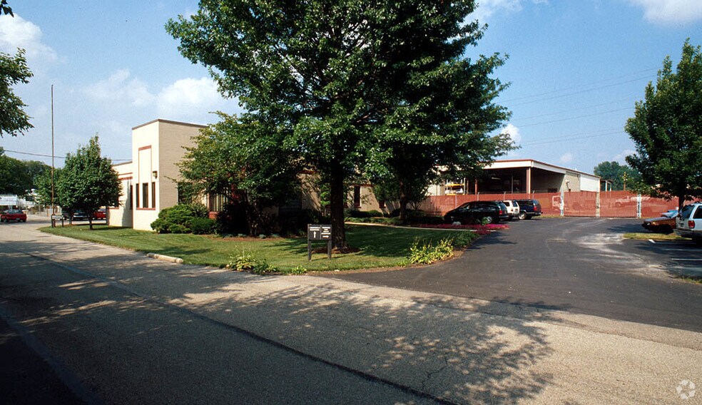 1920 Losantiville Ave, Golf Manor, OH 45237 Industrial for Lease