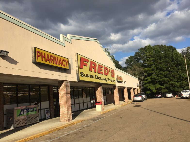 540 Raymond Rd, Jackson, MS 39204