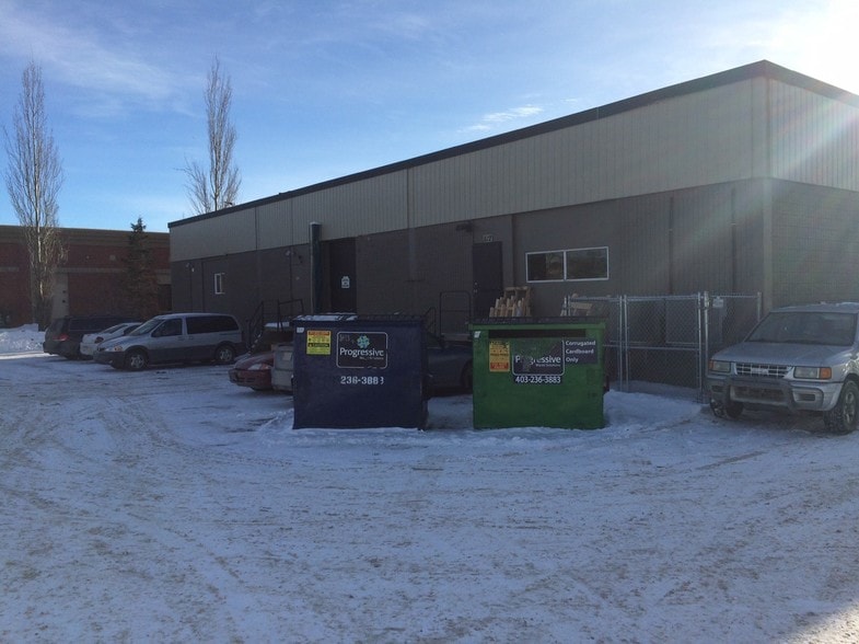 512 Manitou Rd, Calgary, AB for lease - Building Photo - Image 3 of 23
