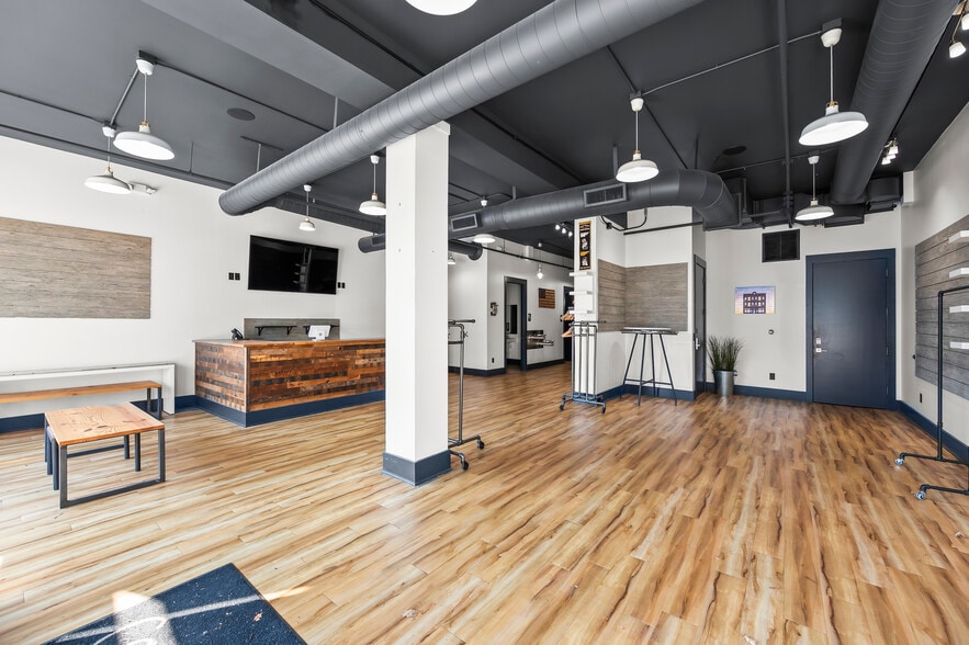 1004 Brookstown Ave, Winston-Salem, NC for lease - Building Photo - Image 2 of 14