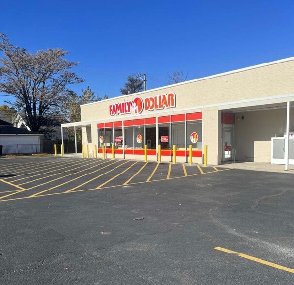 8240 S Stony Island Ave, Chicago, IL for lease - Building Photo - Image 3 of 7