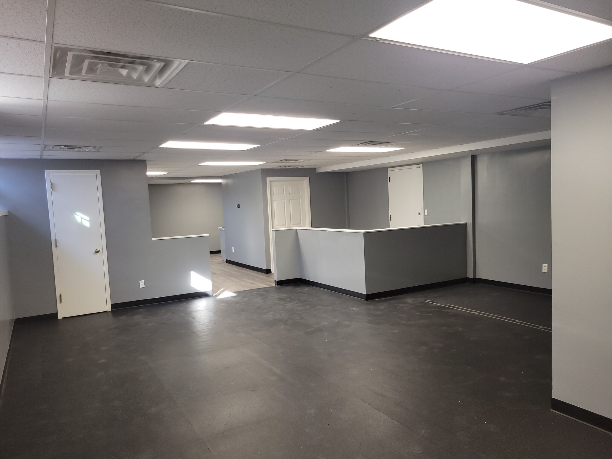 160 Commack Rd, Commack, NY for lease Interior Photo- Image 1 of 15