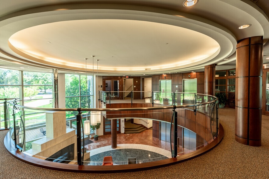 1200 Liberty Ridge Dr, Wayne, PA for lease - Interior Photo - Image 2 of 10