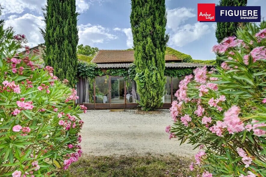 Office in Aix-en-Provence for lease - Building Photo - Image 1 of 2