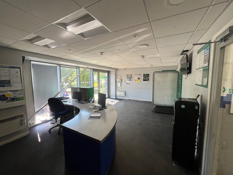 Western Rd, Bracknell for lease - Interior Photo - Image 1 of 8