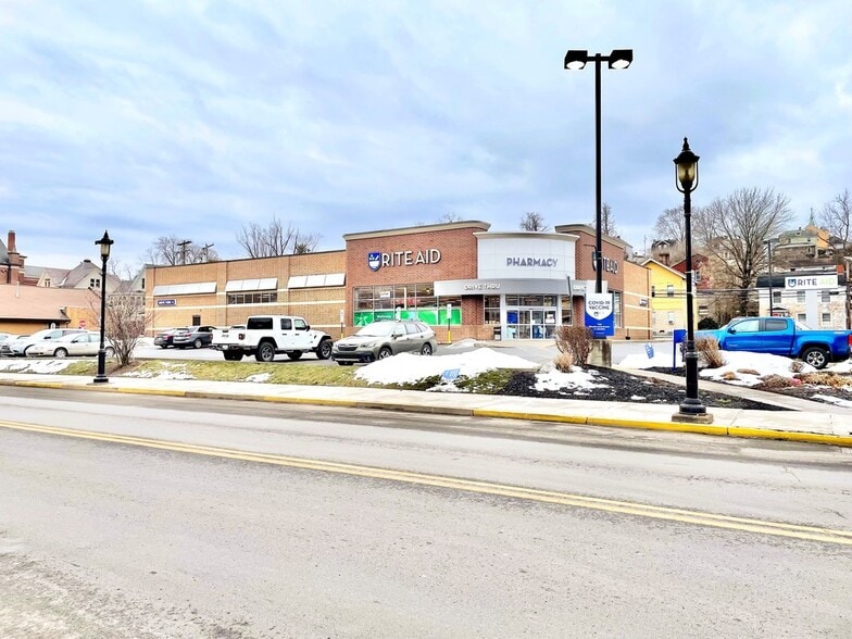 446 W Main St, Monongahela, PA for lease - Primary Photo - Image 2 of 3