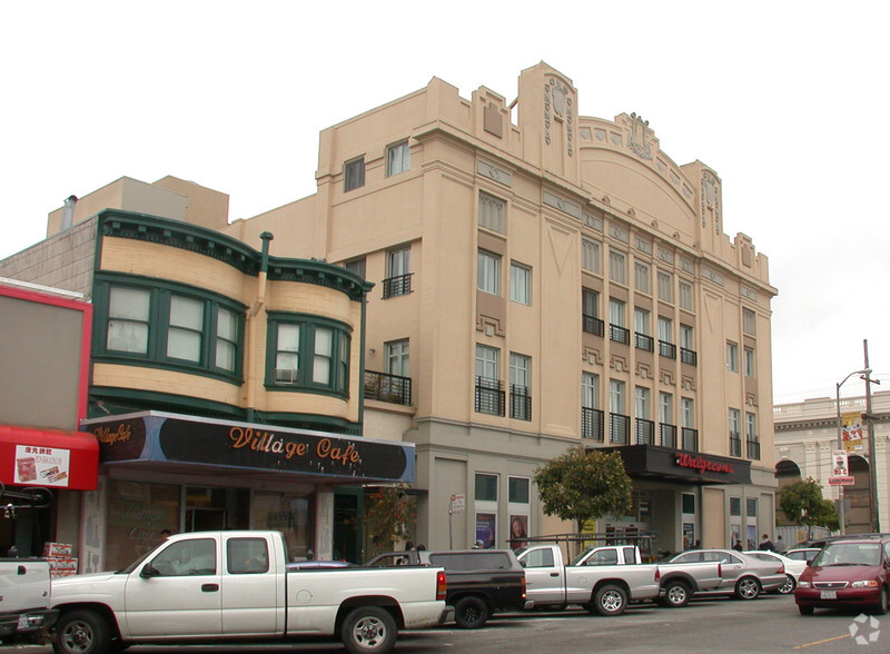 745 Clement St, San Francisco, CA for lease - Building Photo - Image 2 of 5