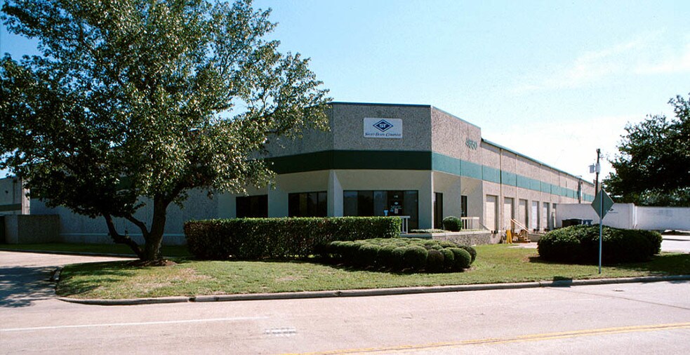 4650 S Pinemont Dr, Houston, TX for lease - Building Photo - Image 3 of 9