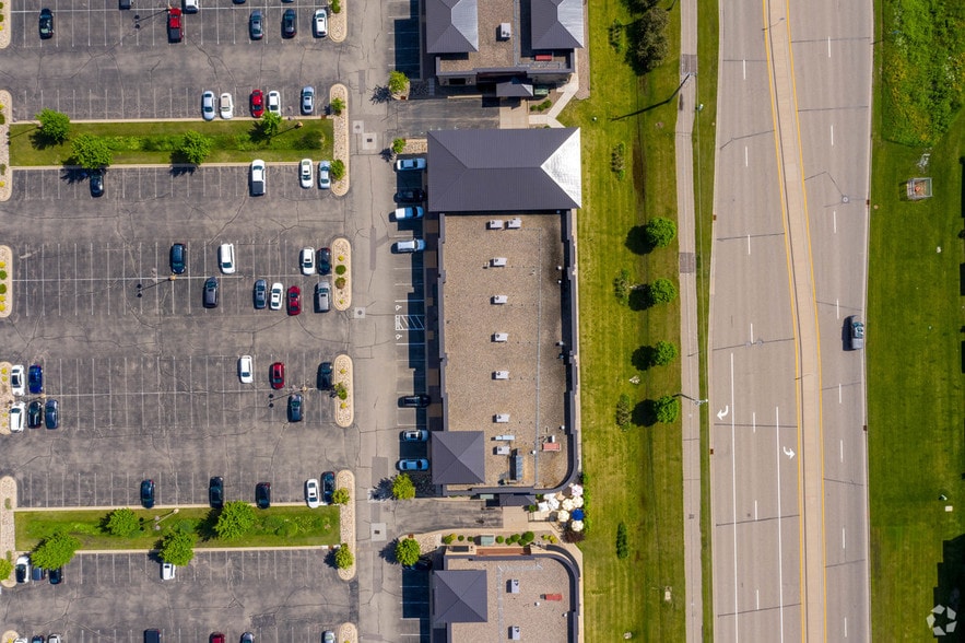 755 Bielenberg Dr, Woodbury, MN for lease - Aerial - Image 2 of 27