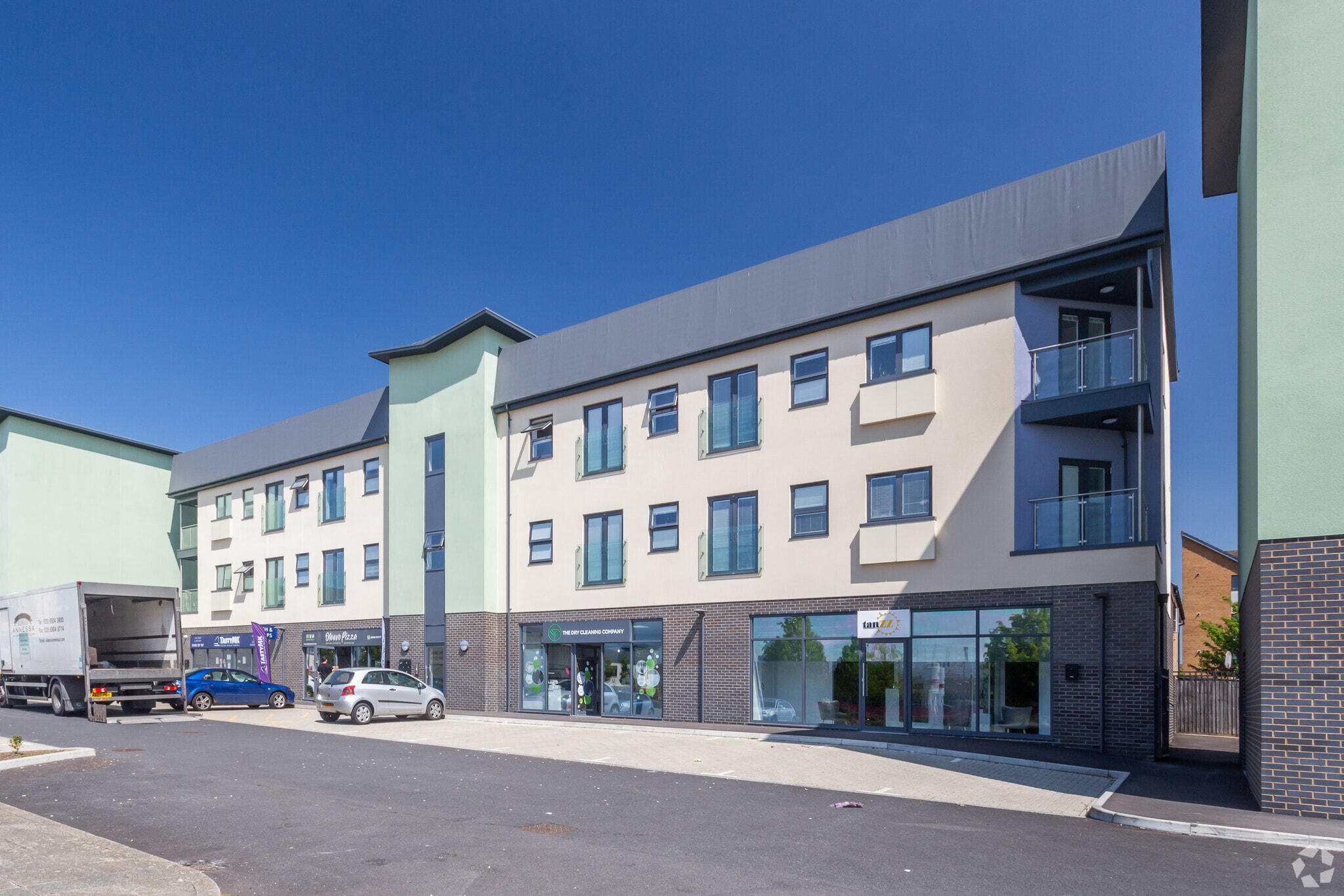 25-29 Highland Dr, Milton Keynes for sale Building Photo- Image 1 of 1