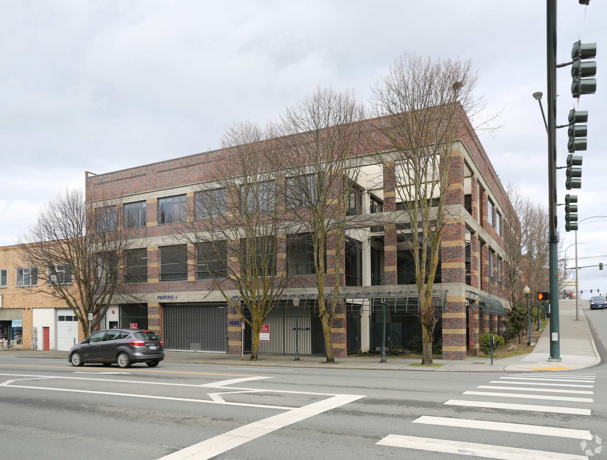3025 Rucker Ave, Everett, WA 98201