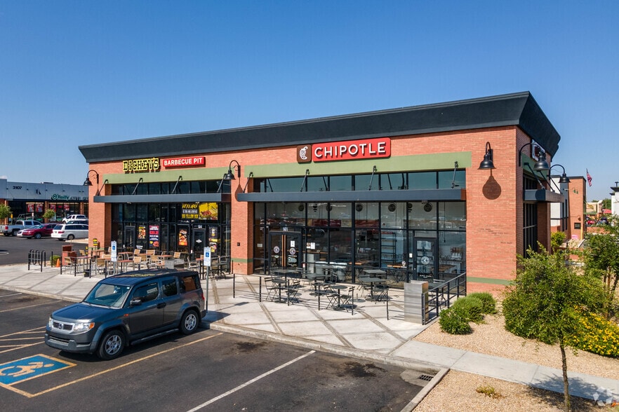 3115 E Indian School Rd, Phoenix, AZ for lease - Primary Photo - Image 2 of 3