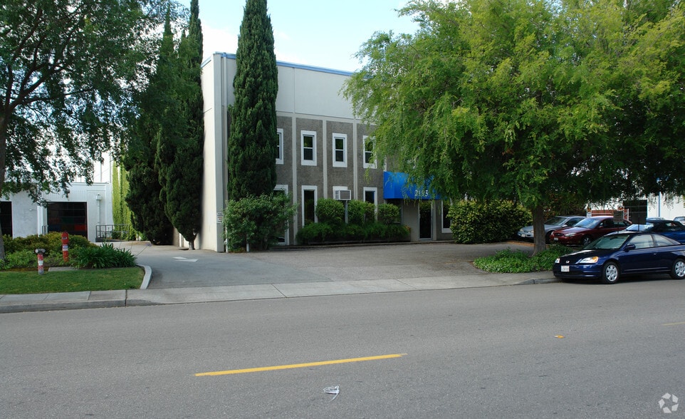 2195 Leghorn St, Mountain View, CA for sale - Building Photo - Image 3 of 4