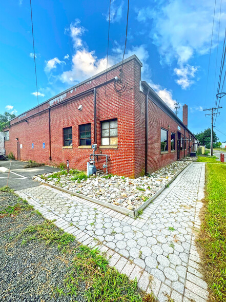 10 Sparks St, Plainville, CT for sale - Building Photo - Image 2 of 18