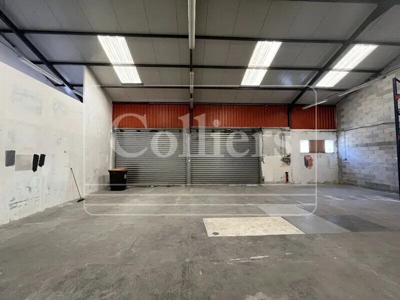 Flex in Aubagne for lease Interior Photo- Image 1 of 6