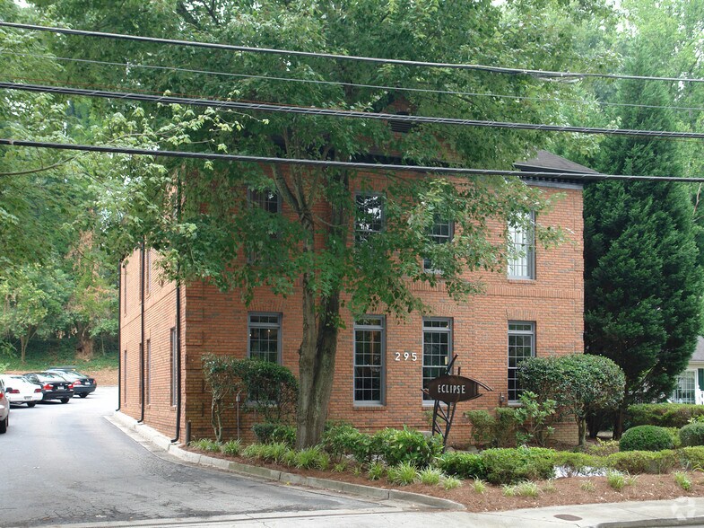 295 W Wieuca Rd NE, Atlanta, GA 30342