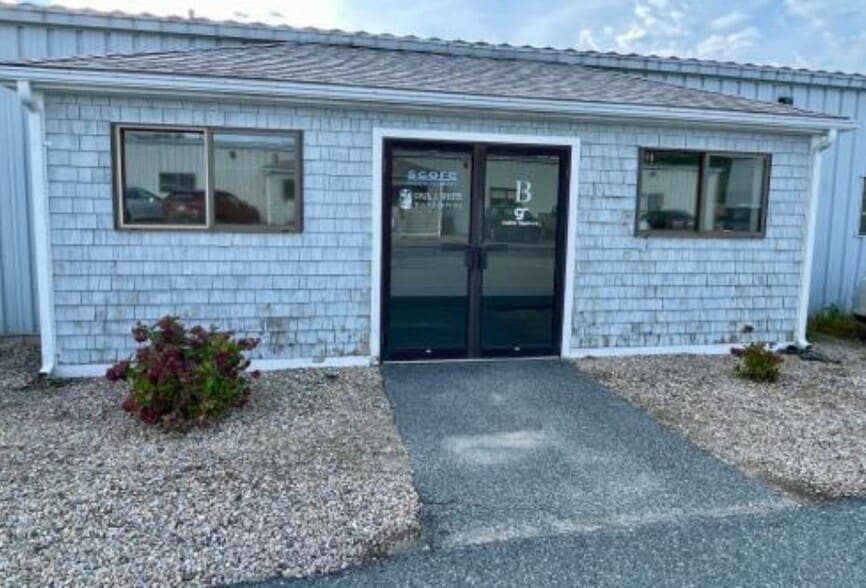 15 Jan Sebastian Dr, Sandwich, MA for sale - Building Photo - Image 2 of 9