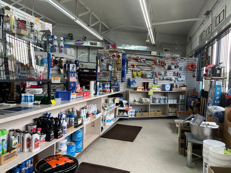 16600-16606 Grand River Ave, Detroit, MI for sale - Interior Photo - Image 2 of 3