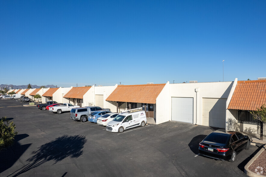 245 S Plumer Ave, Tucson, AZ for lease - Building Photo - Image 2 of 6