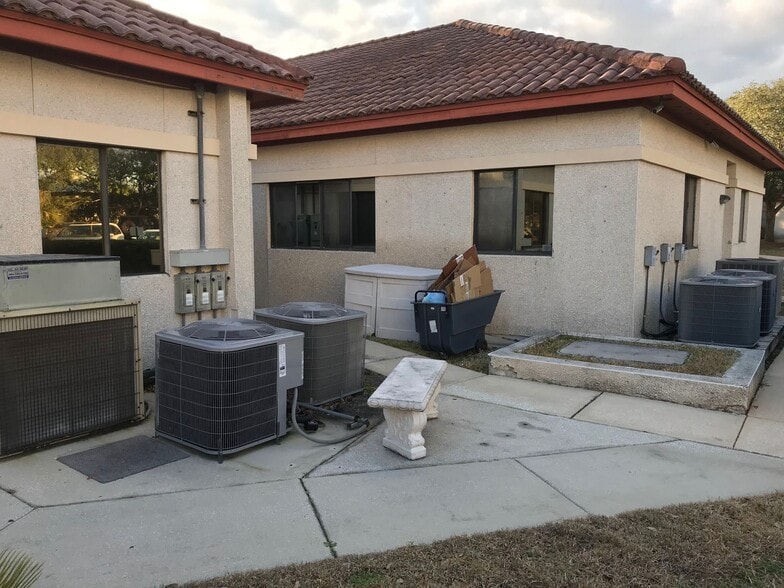 212-216 Southpark Cir, Saint Augustine, FL for lease - Building Photo - Image 2 of 4