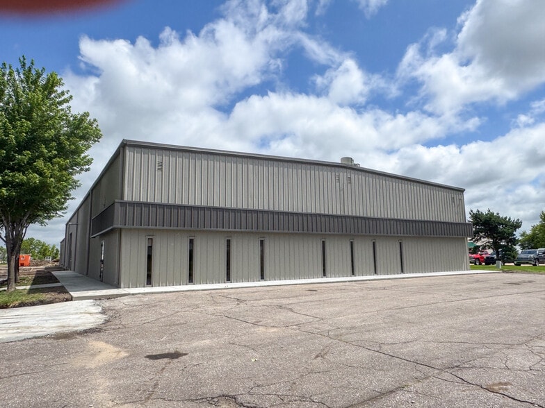 1220 E 37th St N, Wichita, KS for lease - Building Photo - Image 2 of 3