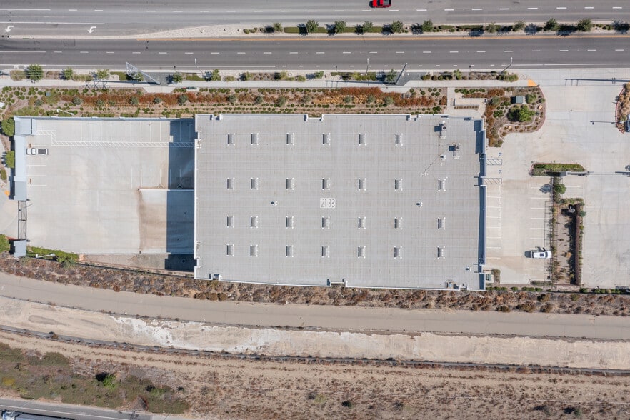 2133 W Casmalia St, Rialto, CA for lease - Building Photo - Image 3 of 11