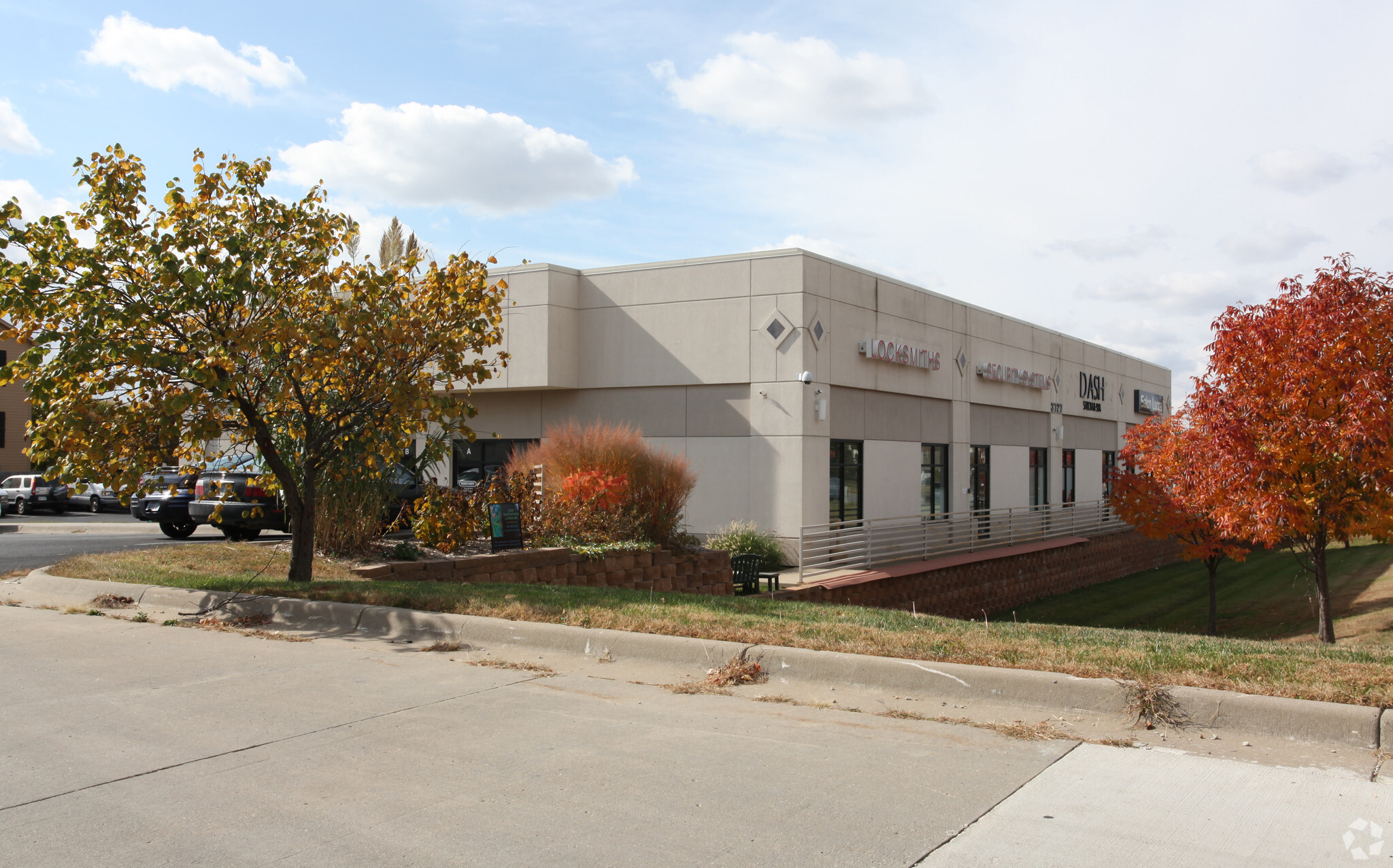 3727 W 6th St, Lawrence, KS for sale Primary Photo- Image 1 of 1