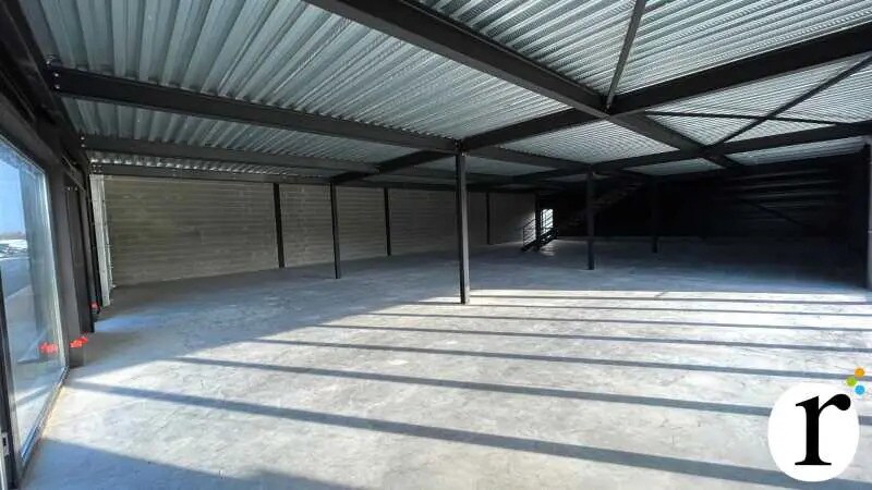 Flex in Sin-le-Noble for lease Interior Photo- Image 1 of 7