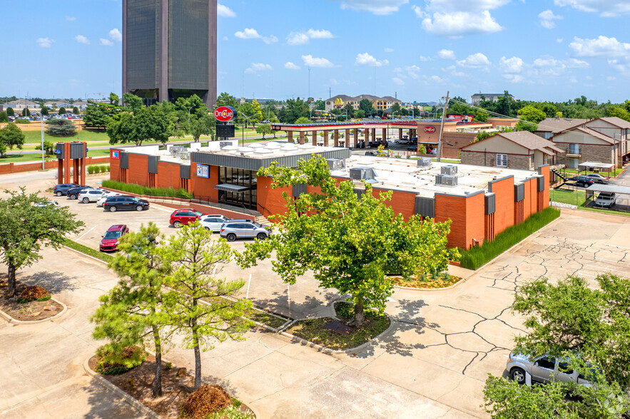 1608 Richmond Sq, Oklahoma City, OK for lease - Aerial - Image 3 of 3