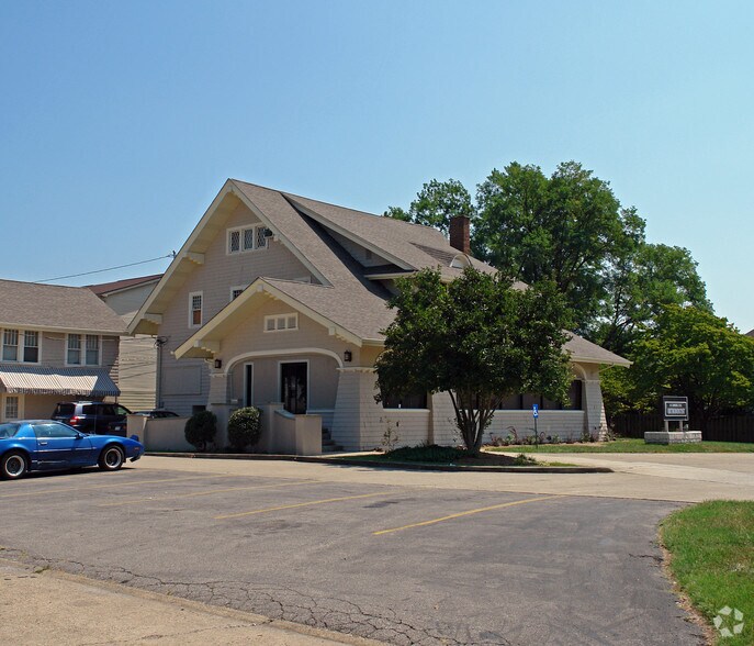 6400 E Pea Ridge Rd, Huntington, WV 25705