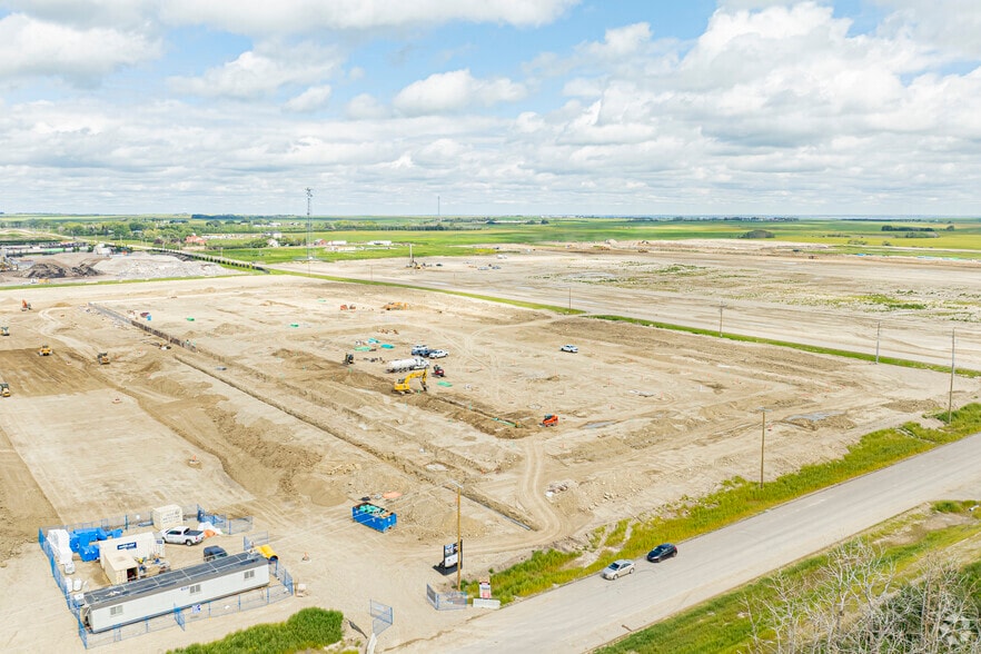 260238 High Plains Way, Rocky View No 44, AB for lease - Primary Photo - Image 1 of 3