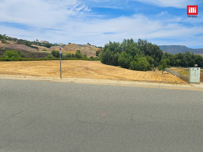 5800 Mt Sinai Dr, Simi Valley, CA for sale - Building Photo - Image 3 of 6
