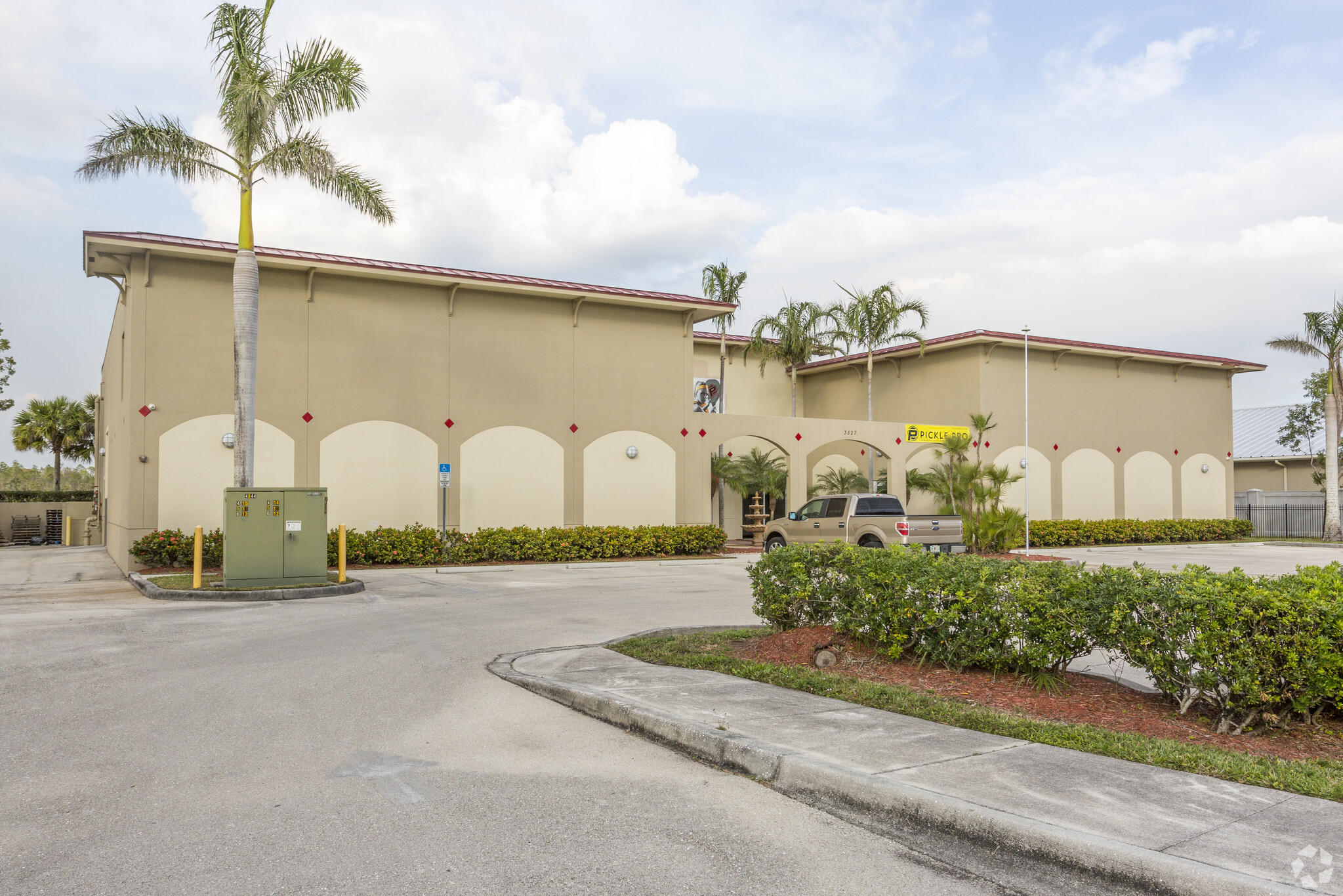 3527 Plover Ave, Naples, FL for sale Primary Photo- Image 1 of 1