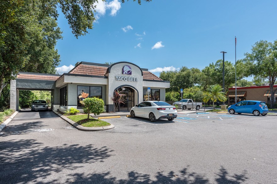 904 E Bloomingdale Ave, Brandon, FL for sale - Building Photo - Image 1 of 1