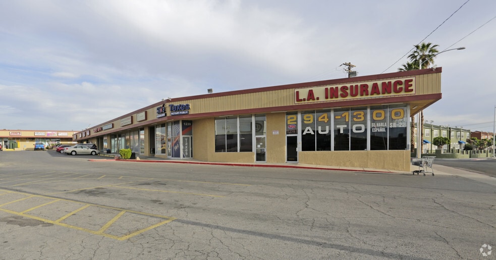1203-1241 E Charleston Blvd, Las Vegas, NV for lease - Primary Photo - Image 3 of 6