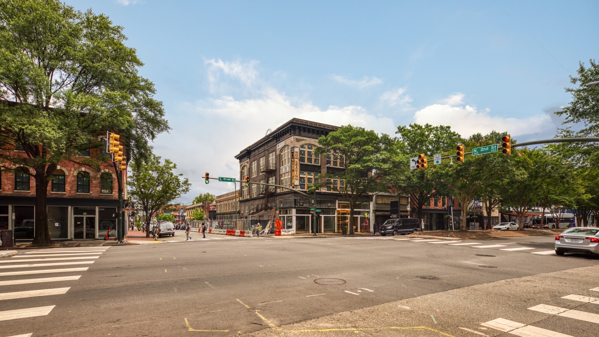 200 E Broad St, Richmond, VA for lease Building Photo- Image 1 of 52