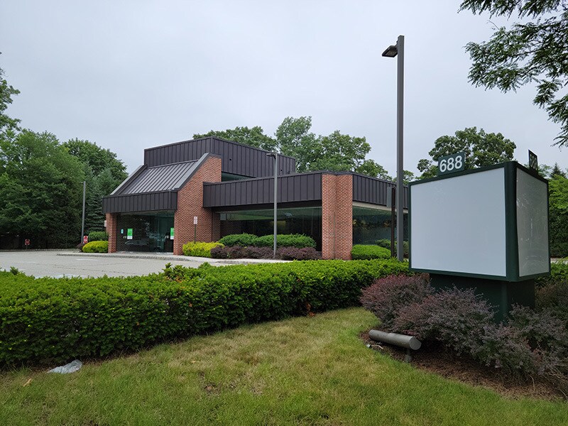 688 Paramus Rd, Paramus, NJ for sale Primary Photo- Image 1 of 1