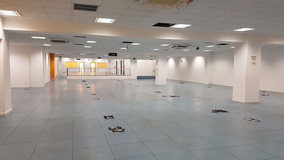 Office in SEVILLA for lease - Building Photo - Image 3 of 10